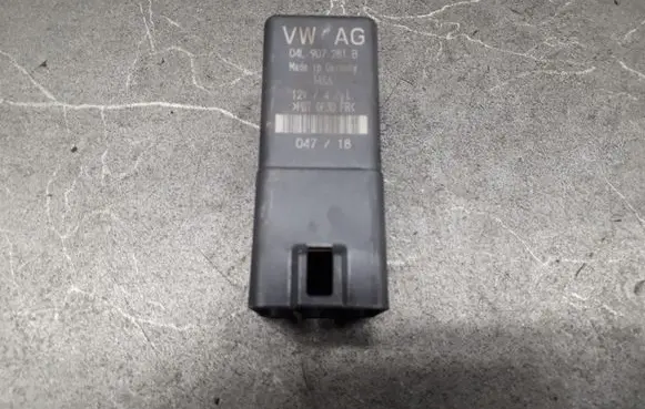 Audi Q5 SQ5 Glow plug pre-heat relay 04l907281b