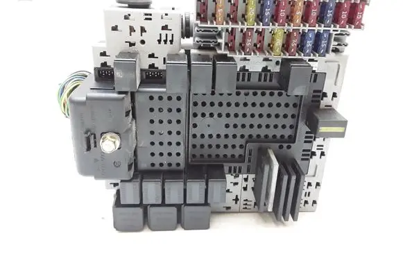 Volvo XC90 Fuse module 08696098 08696040