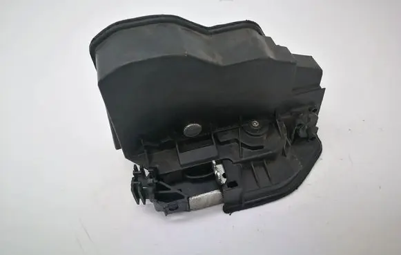 BMW 1 E81 E87 Coupe door lock (next to the handle) 7202145