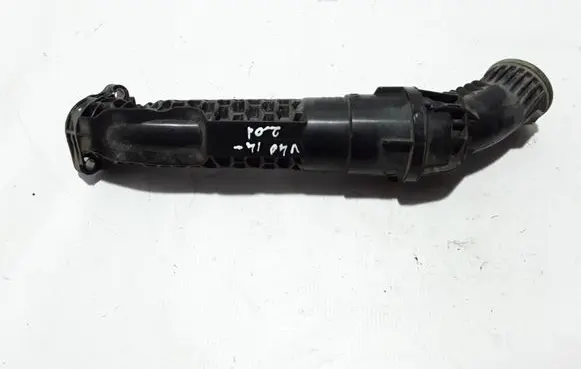 Coolant pipe/hose