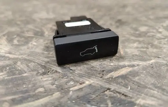 Mazda CX-9 Tailgate/boot open switch button 329K K0021
