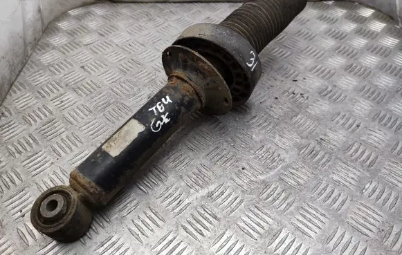 Volkswagen Touareg II Rear shock absorber/damper