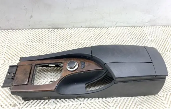 BMW 5 E60 E61 Center console 7060013