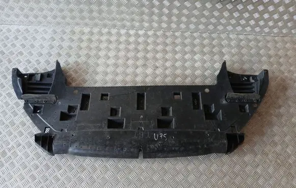 Peugeot 5008 II Engine splash shield/under tray 9686646580