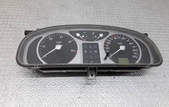 Renault Laguna II Speedometer (instrument cluster) 8200218878