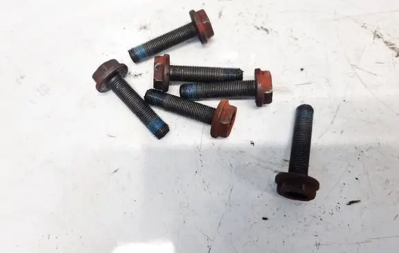 Audi A4 S4 B5 8D Nuts/bolts 