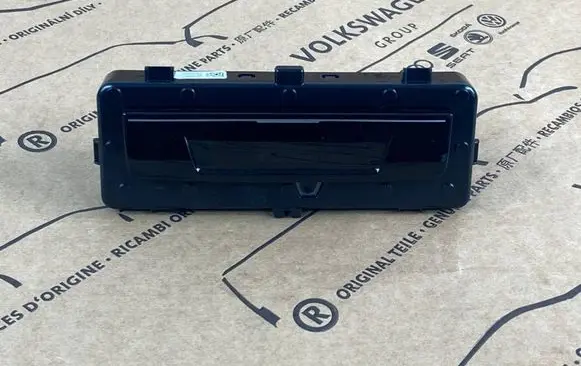 Volkswagen Tiguan Climate control unit 5QS907049