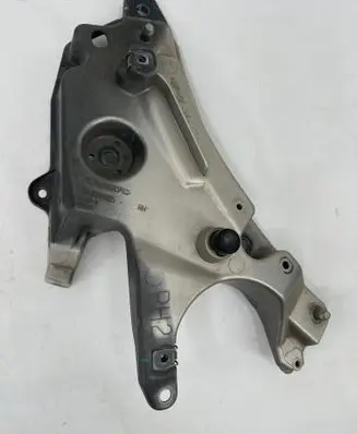 Volvo S90, V90 Fender mounting bracket 31378985 AD7011