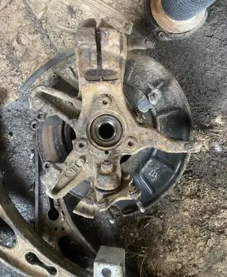 Skoda Octavia Mk2 (1Z) Front wheel hub