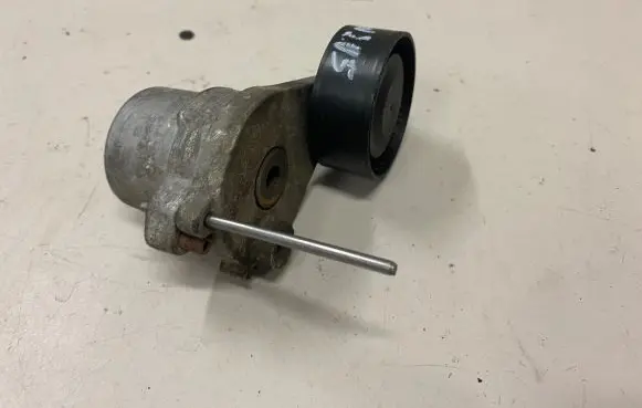 Mercedes-Benz C W205 Timing belt tensioner A2742001370
