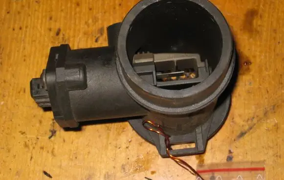 Hyundai Accent Mass air flow meter