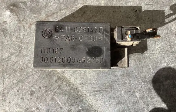 BMW 5 E39 Coolant fan relay 64118391470 110187 00612000462250