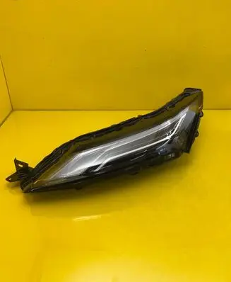 Nissan X-Trail T33 Headlight/headlamp 210-23791