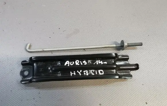 Toyota Auris E180 Battery bracket 
