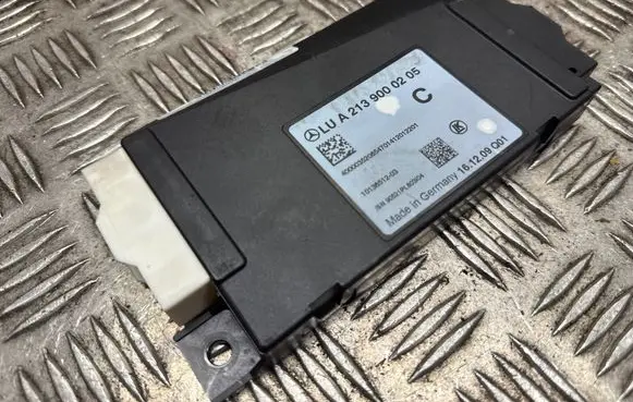 Mercedes-Benz E W213 Ignition relay A2139000205 85470141201220