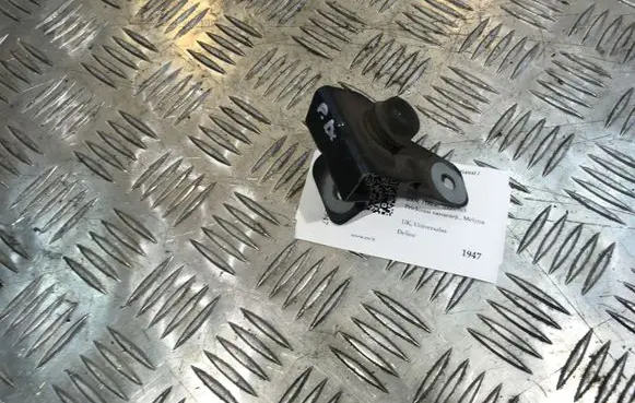 Opel Insignia A Radiator support slam panel bracket 13248768