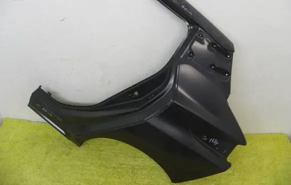 Nissan Leaf II (ZE1) Rear quarter panel 