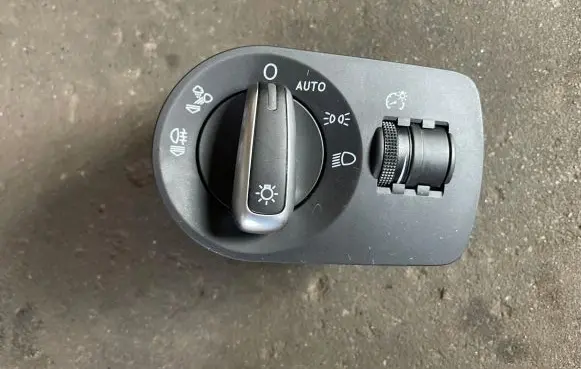 Audi Q3 8U Light switch 8X1941531AN