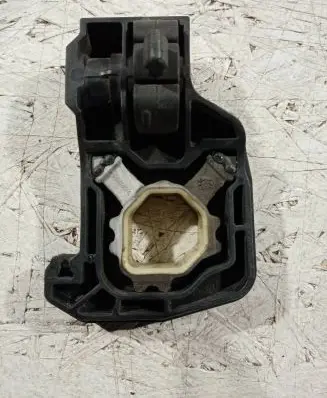 BMW 4 F36 Gran coupe Radiator mount bracket 14532410