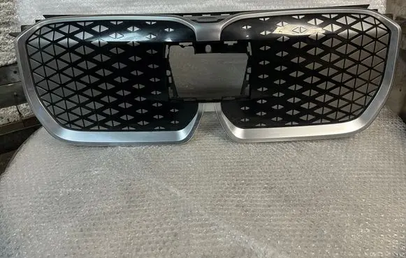 BMW X1 U11 Front grill 5A7D664 79904Y9