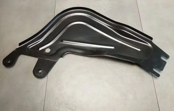 Volkswagen Amarok II Fuel tank bottom protection MB3C7E063CA
