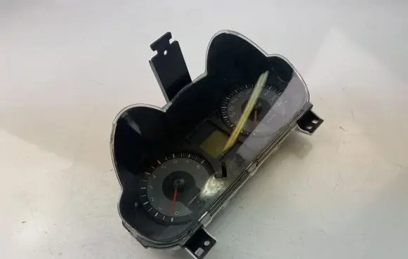 Mitsubishi Colt Speedometer (instrument cluster) 8100B021H