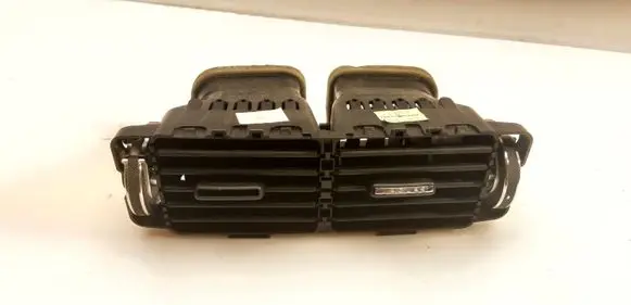 Jaguar XF X250 Rear air vent grill LRGJBD500220PUY