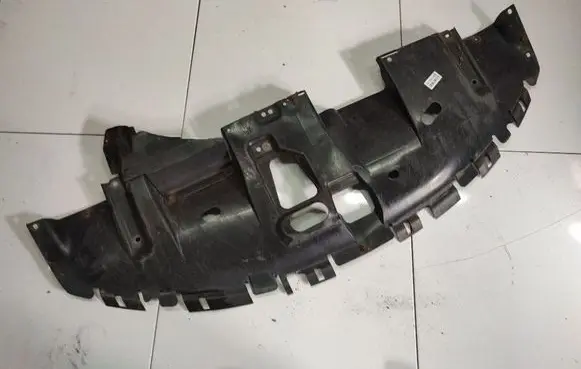Volvo S40, V40 Engine splash shield/under tray