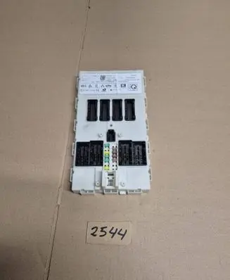 BMW i3 Central body control module BDCLR01 5F5M13F02