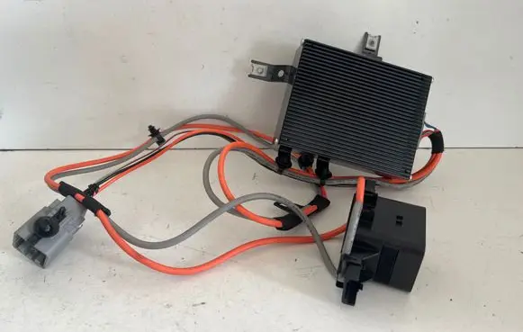 Ford Kuga II Voltage converter/converter module DV4T19G317BC