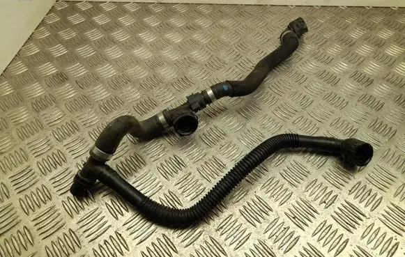 Engine coolant pipe/hose