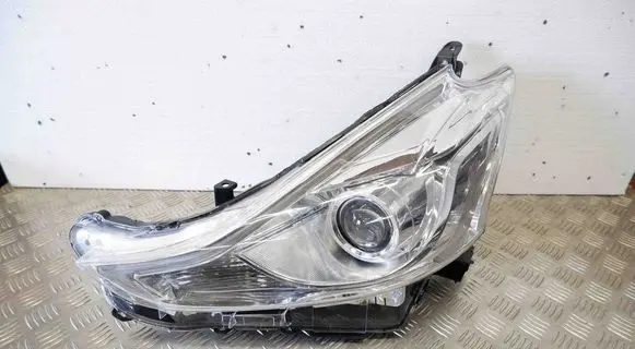 Toyota Prius+ (ZVW40) Headlight/headlamp 8107047680