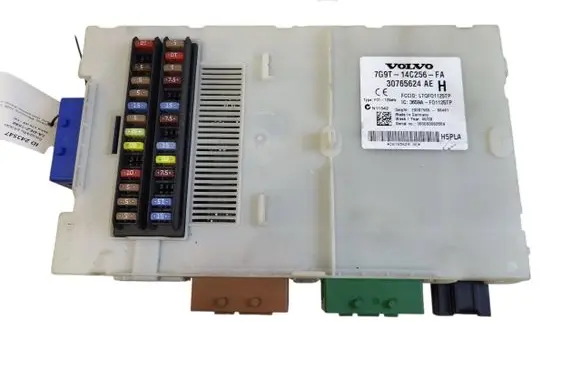 Volvo V70 Fuse module 7G9T14C256FA 30765624AE