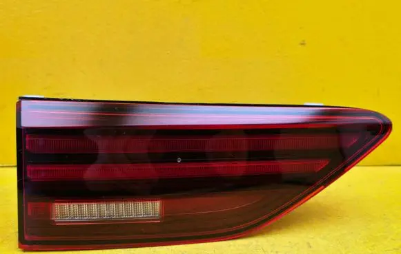 Volkswagen Golf VIII Rear/tail lights 5H0945093H
