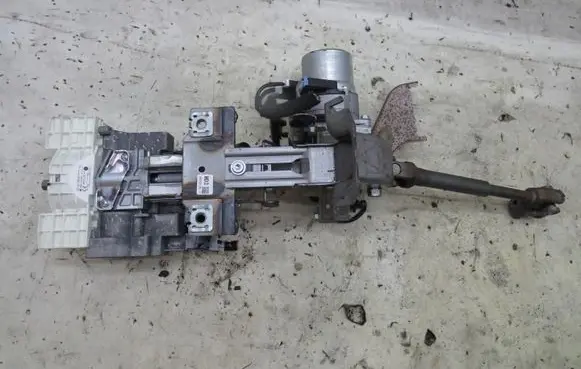 Mazda 3 II Steering wheel axle J001-010972