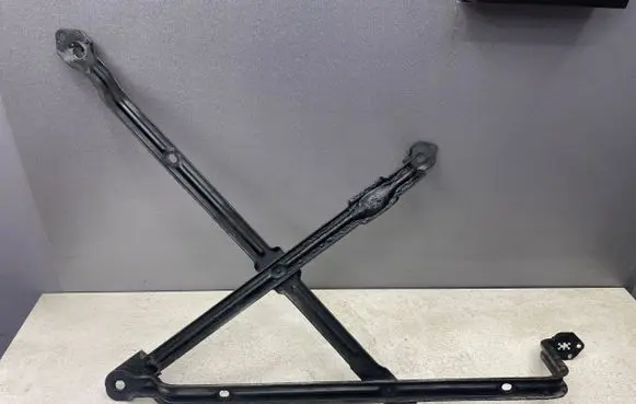 Citroen C4 Grand Picasso Fuel tank mounting bracket 