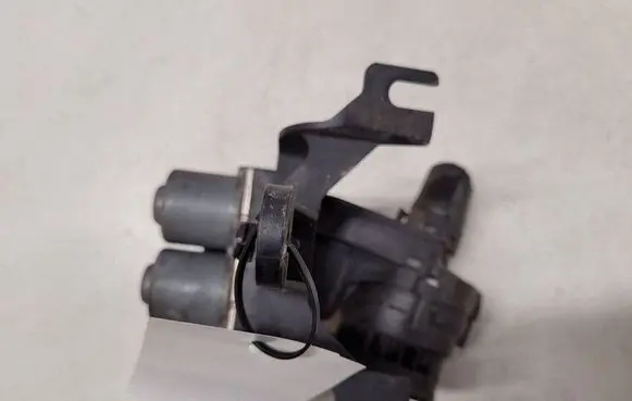 Audi A6 S6 C6 4F Coolant heater control valve 1147412178 4F2959617