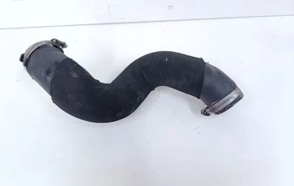 Audi Q5 SQ5 Intercooler pipe mounting bracket 
