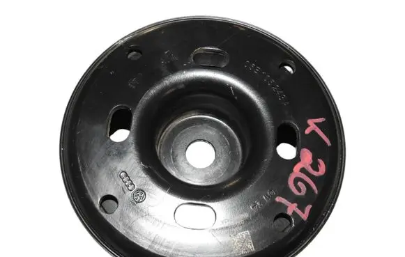 Volkswagen Golf VIII Crankshaft pulley 05E105243A