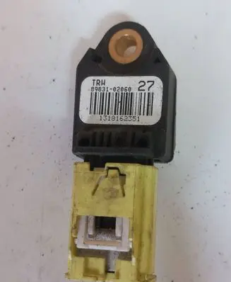 Toyota Auris 150 Airbag deployment crash/impact sensor 8983102060 1318162351