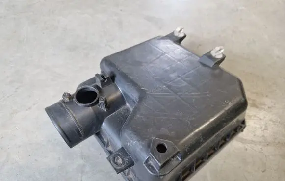 Mitsubishi L200 Air filter box cover 