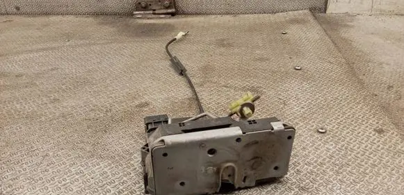Opel Corsa D Rear door lock 13258267
