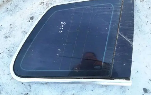 Volkswagen Touareg I Rear side window as2