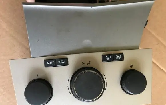 Opel Zafira B Climate control unit 13250621