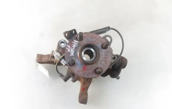 Toyota Corolla Verso E121 Front wheel hub spindle knuckle