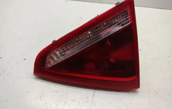 Audi A5 8T 8F Tailgate rear/tail lights 8T0945094