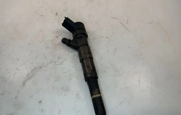 BMW 5 E39 Fuel injector 2354093 13532354093 0445110029
