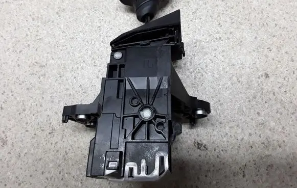 Lexus CT 200H Gear shifter/selector 75C832 75C832RHD