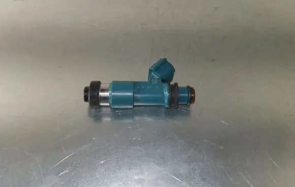 Subaru Forester SJ Fuel injector 181042602