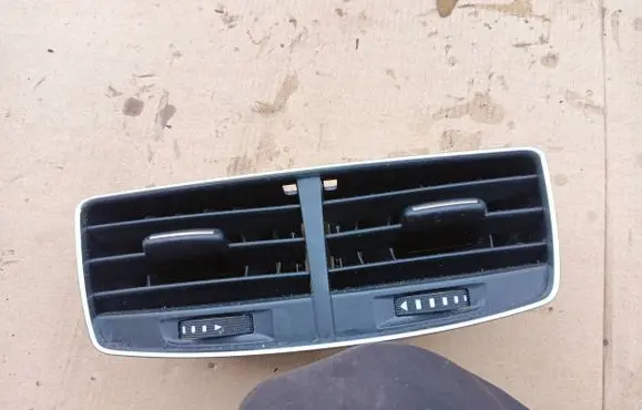 Audi A8 S8 D4 4H Rear air vent grill 4H0819203A 07993S22 09112011